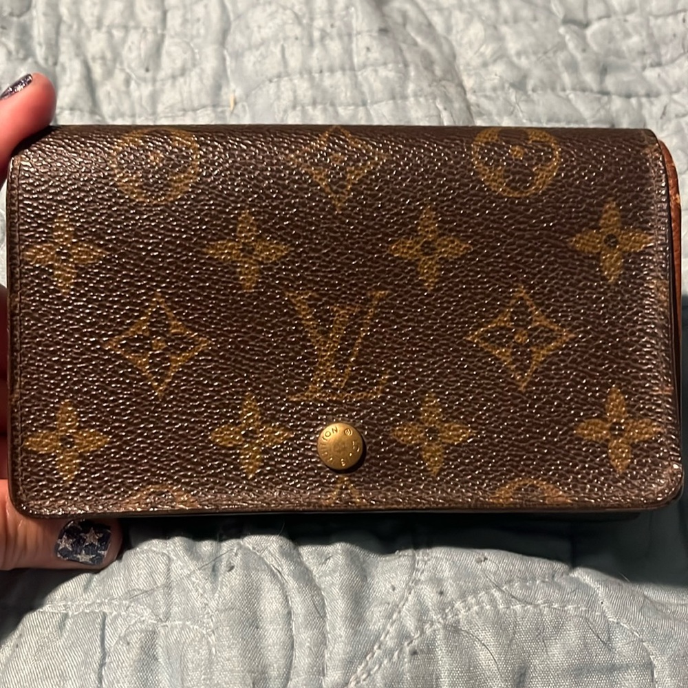 Authentic LV wallet
